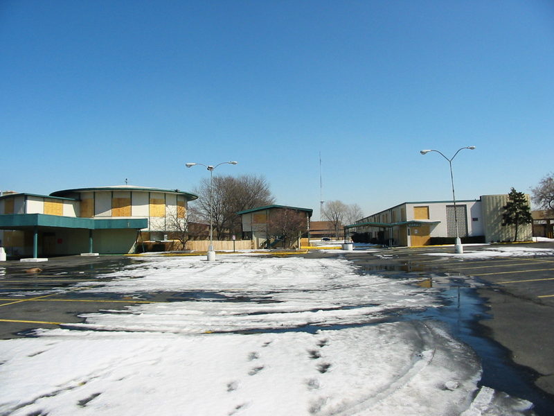 Executive Inn Motel - 2003 Photo (newer photo)